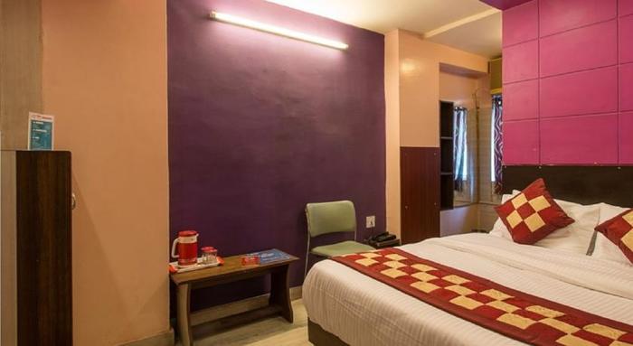 Hotel Abhiraj Palace